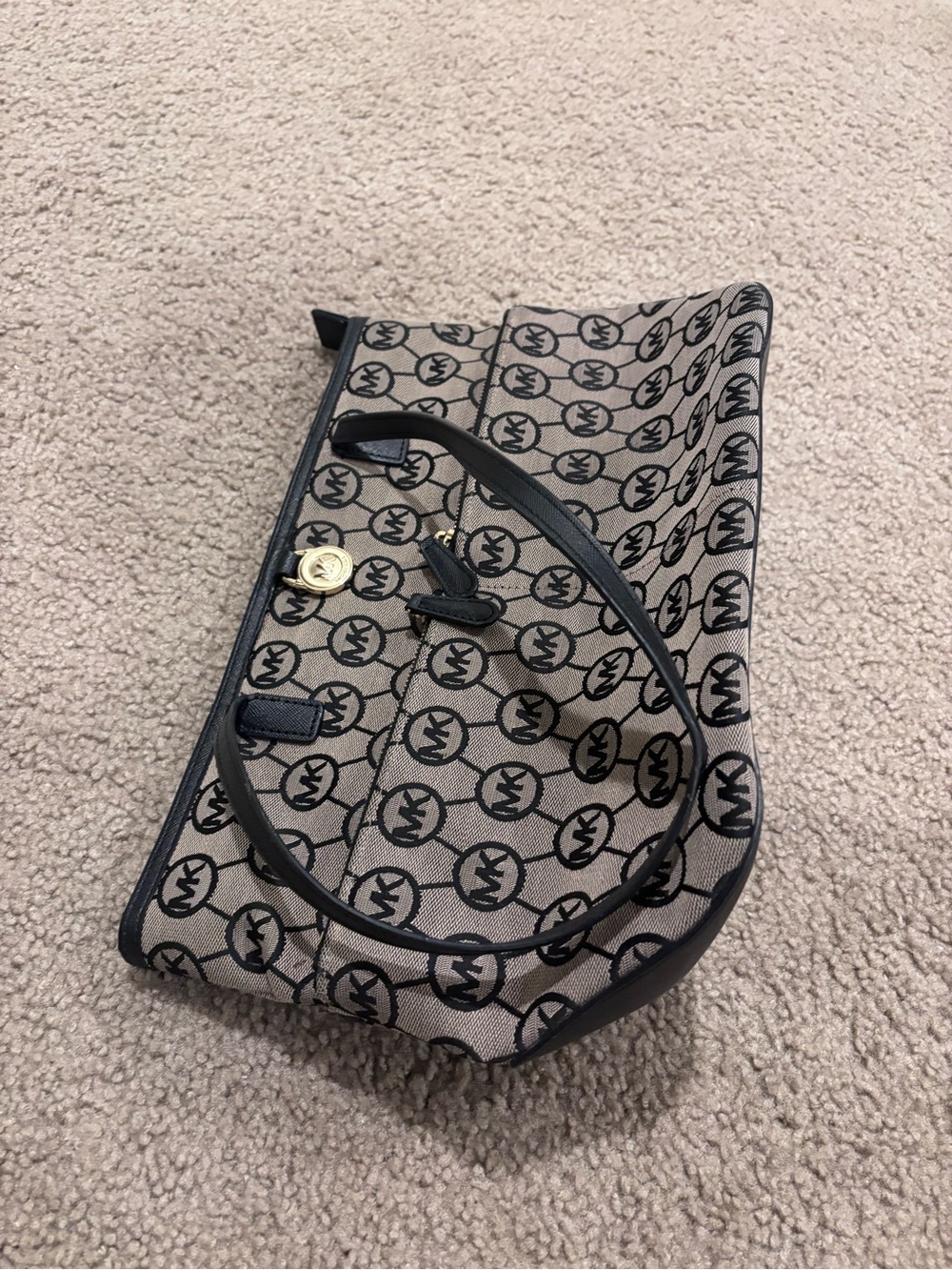 Michael Kors Black and Beige Logo Shoulder Bag - Picture 3 of 6